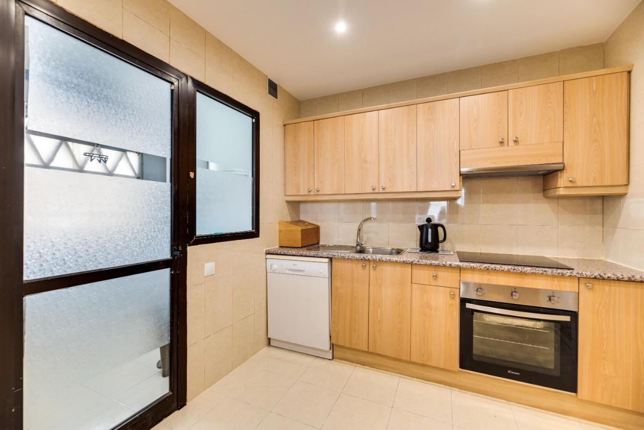Puerto Banus3 Sandy Beachside Marbella