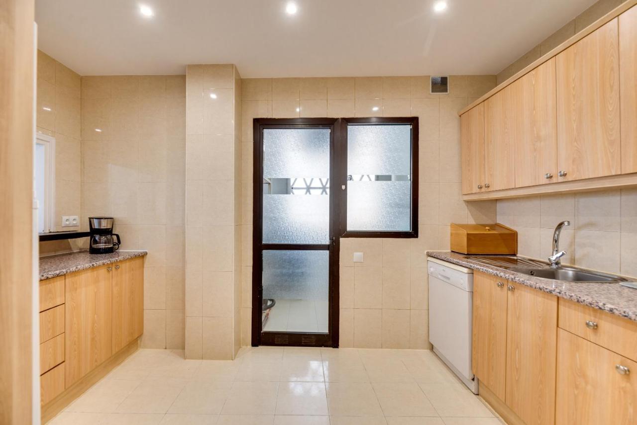 Puerto Banus3 Sandy Beachside Marbella